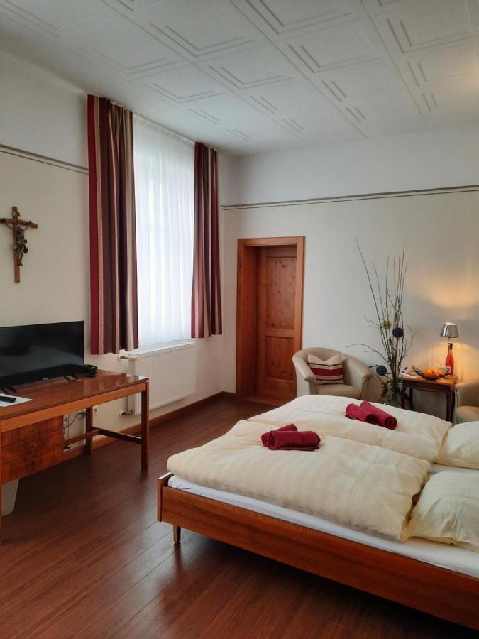 Gaestehaus Schweiklberg Фильсхофен-ан-дер-Донау Экстерьер фото