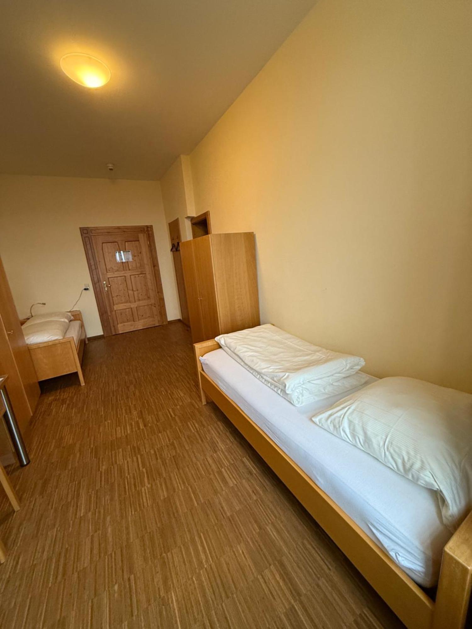 Gaestehaus Schweiklberg Фильсхофен-ан-дер-Донау Экстерьер фото